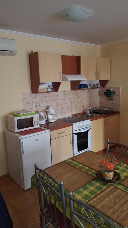 Okker Apartman Gyula Εξωτερικό φωτογραφία